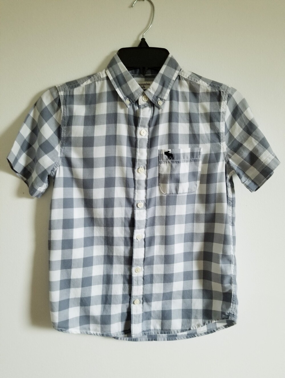 abercrombie kids Gray and White Plaid Short-Sleeve Button-Down Shirt